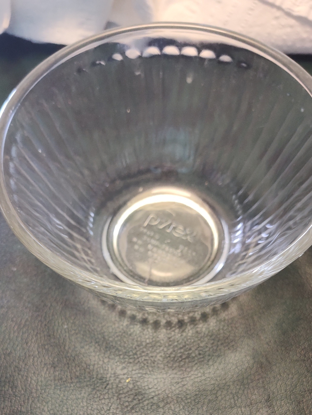 Pyrex Clear Glass Ribbed Mixing Bowl - Clear